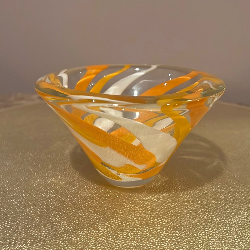 Mikasa Rockswirl Collection Art Glass Bowl